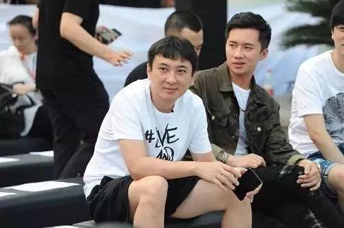 吃瓜爆料二舅爸爸视频,吃瓜爆料背后的感人故事  第2张